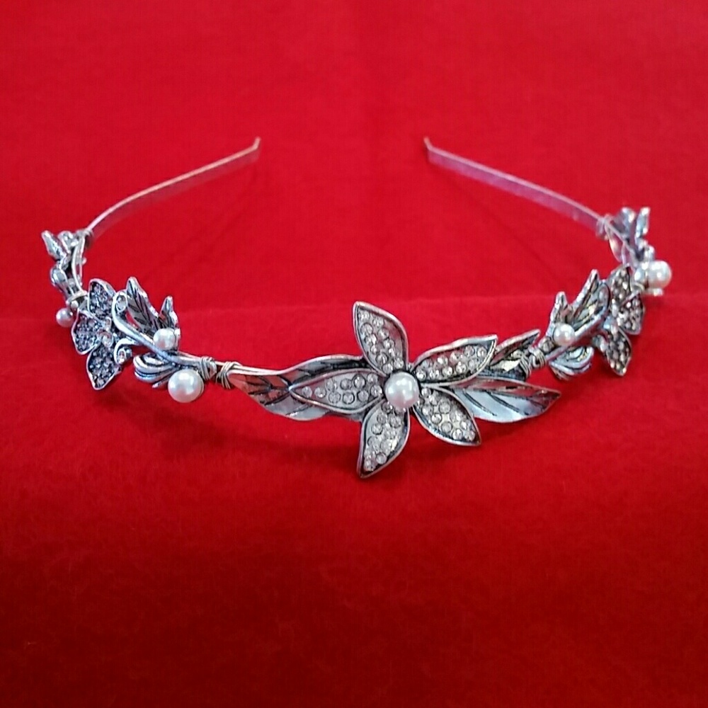 Georgeous  Silver-toned Headband